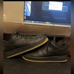 Nike Air Force 1’ 07 (used lightly)
